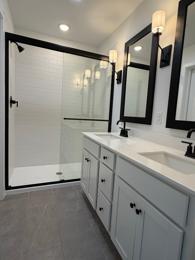 Building Photo - 27 Butternut Dr