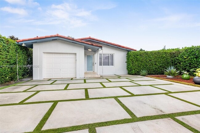 Building Photo - 2121 Red Rd