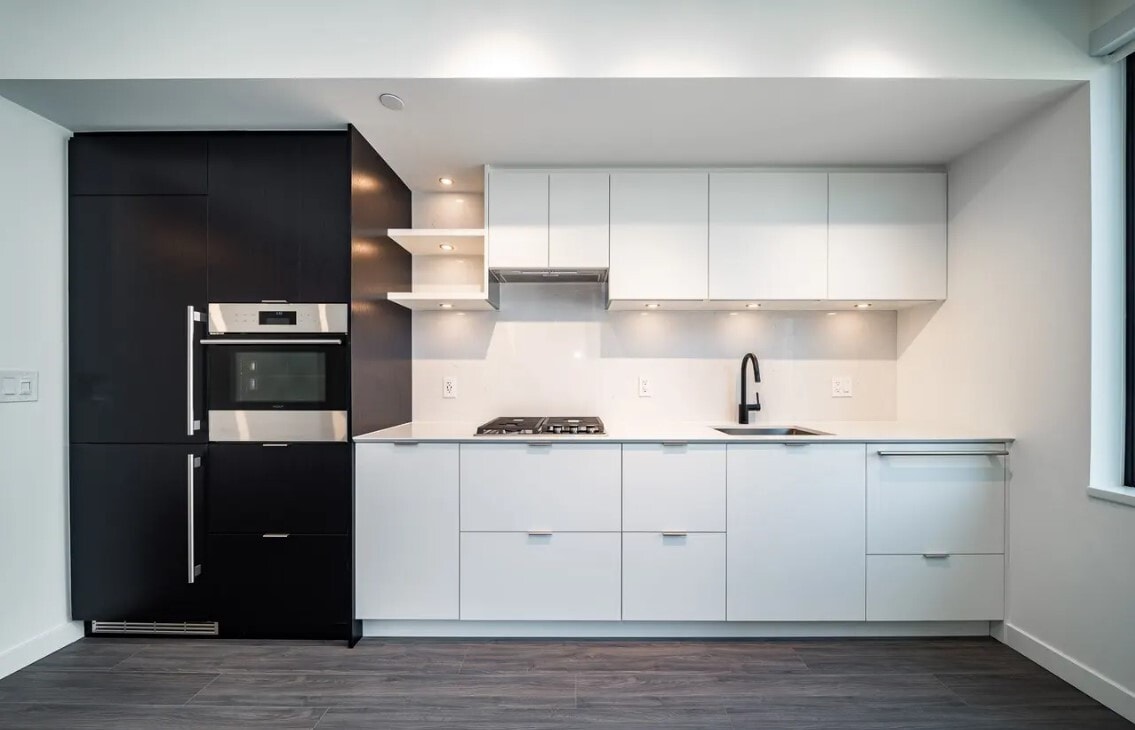 Photo principale - 210 E 5th Ave