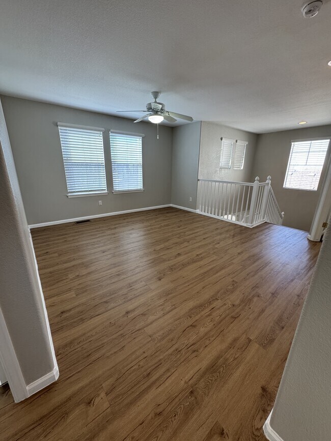 Foto del edificio - 1416 S Ensenada St