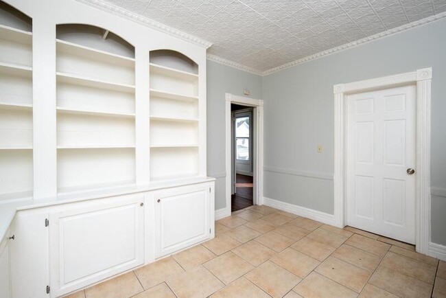 Building Photo - 233 Stow Ave