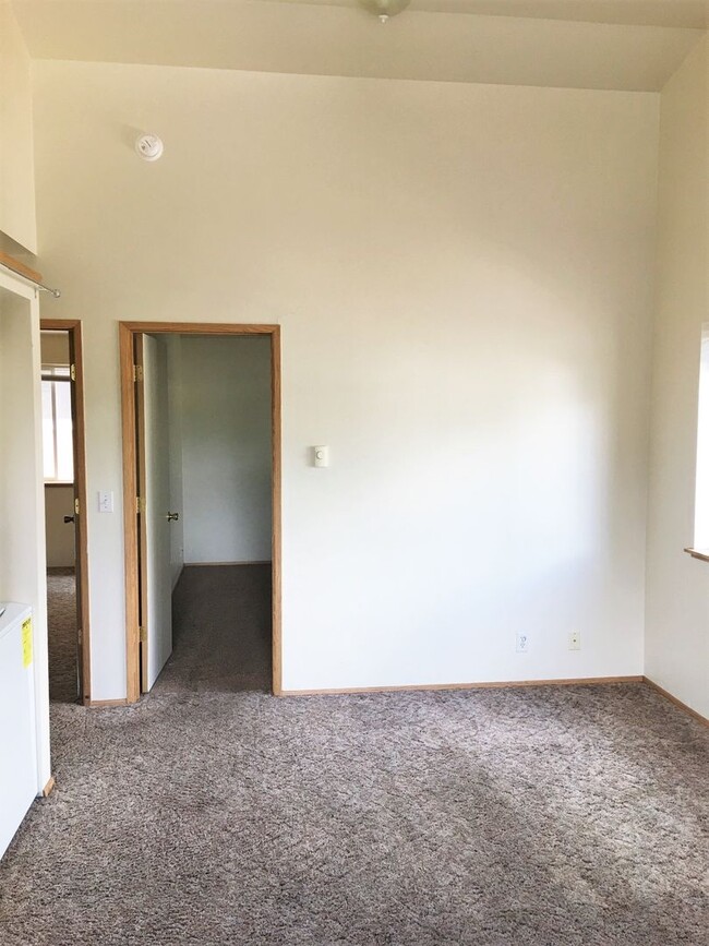 Building Photo - West University 2 bedroom apartment at 16t...