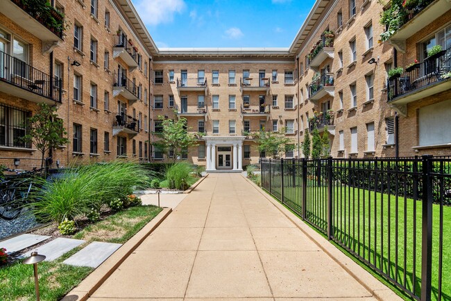 Building Photo - 1401 Columbia Rd NW