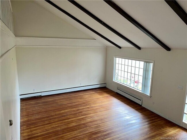 Foto del edificio - 39-41 Waterbury Rd