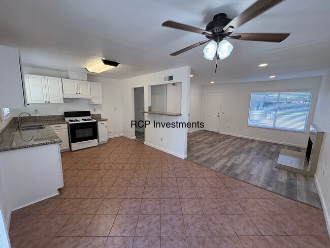 Foto del edificio - 2234 W Avenue K13