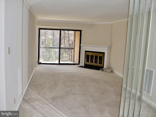 Building Photo - 11430 Strand Dr