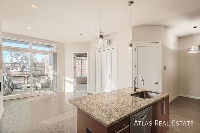 Building Photo - 336 E 1st Ave