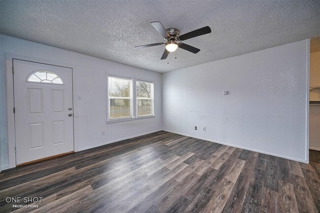 Foto del edificio - 1234 S Crockett Dr