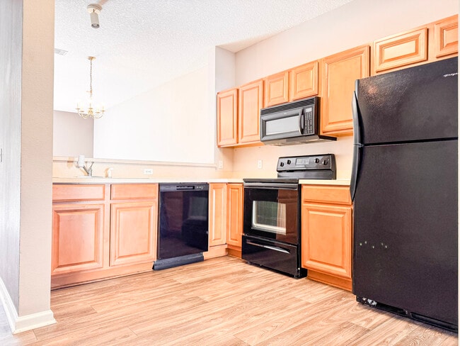 Building Photo - 518 Scrub Jay Dr