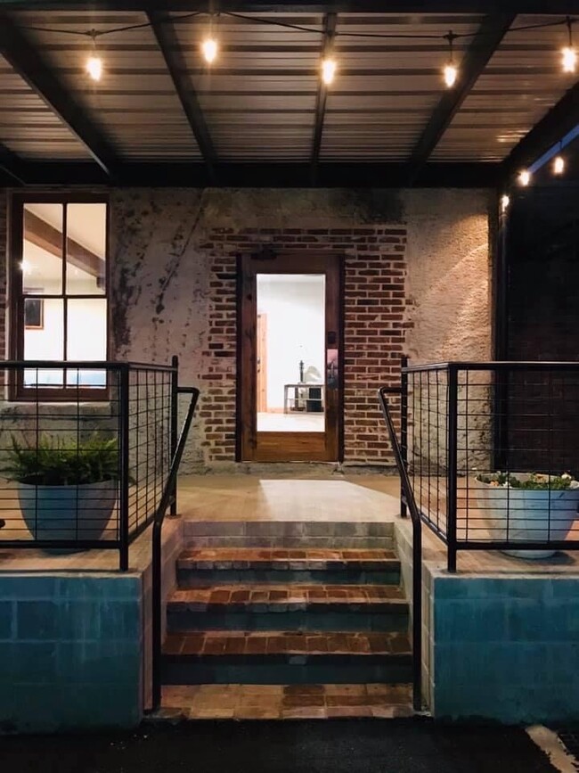 Back Entrance - 1504 Washington St