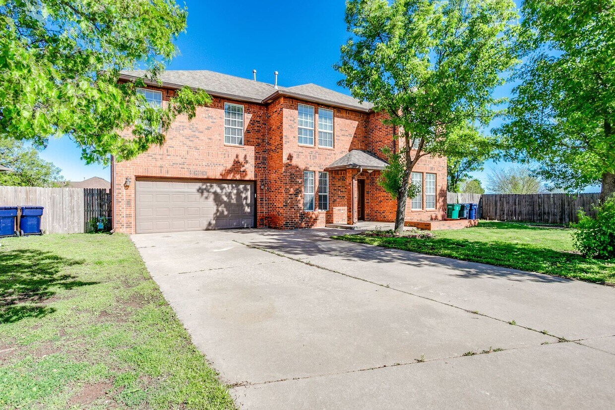 Foto principal - 4 Bed 3 Bath in Yukon
