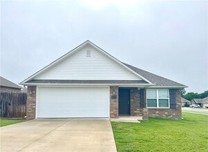 Building Photo - 1020 Clearspring Ct