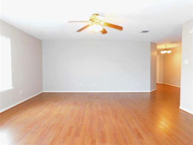 Building Photo - 1404 Wenatchee Dr