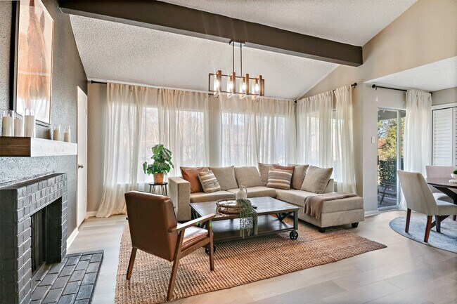 Foto del edificio - 12400 Overbrook Ln