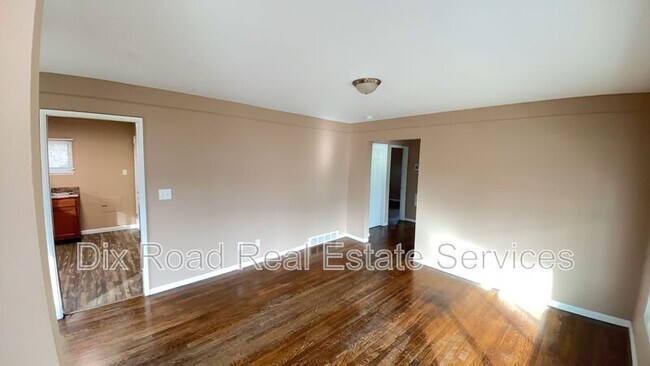 Foto del edificio - 5441 Bayside Dr