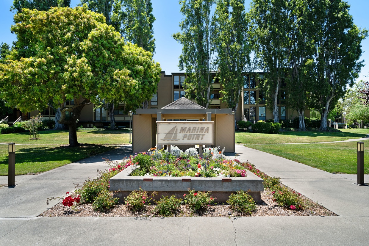 Courtyard - 1170 Foster City Blvd