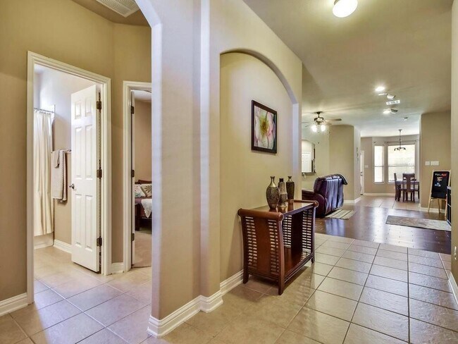 Foto del edificio - 1709 Greenside Trail, Round Rock, TX 78665...