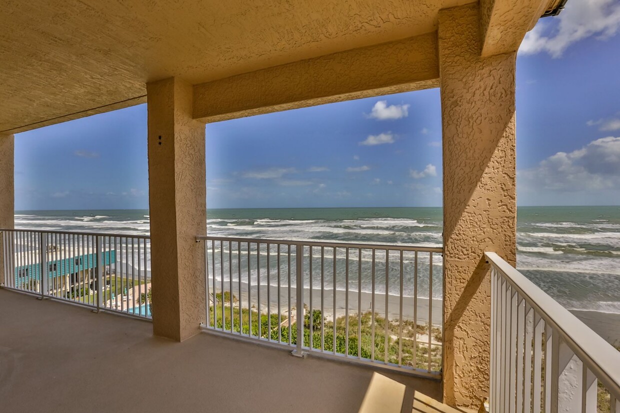 Primary Photo - 3 Bedroom/ 2.5 Bath Oceanfront Condo, Bloc...