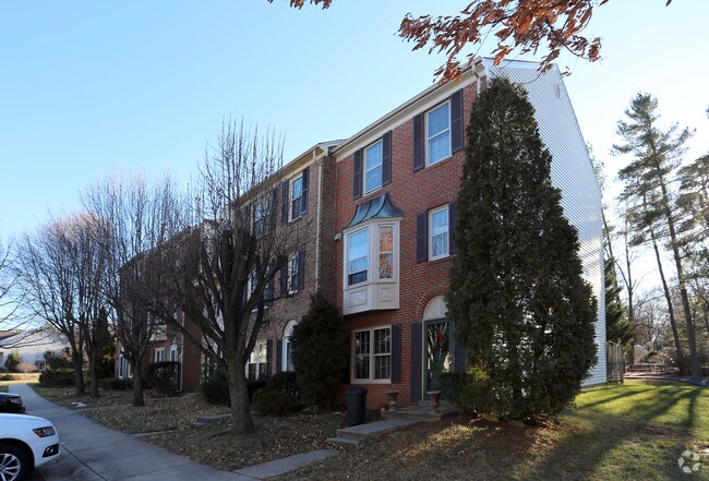 Building Photo - 14700-14739 Yearling Ter