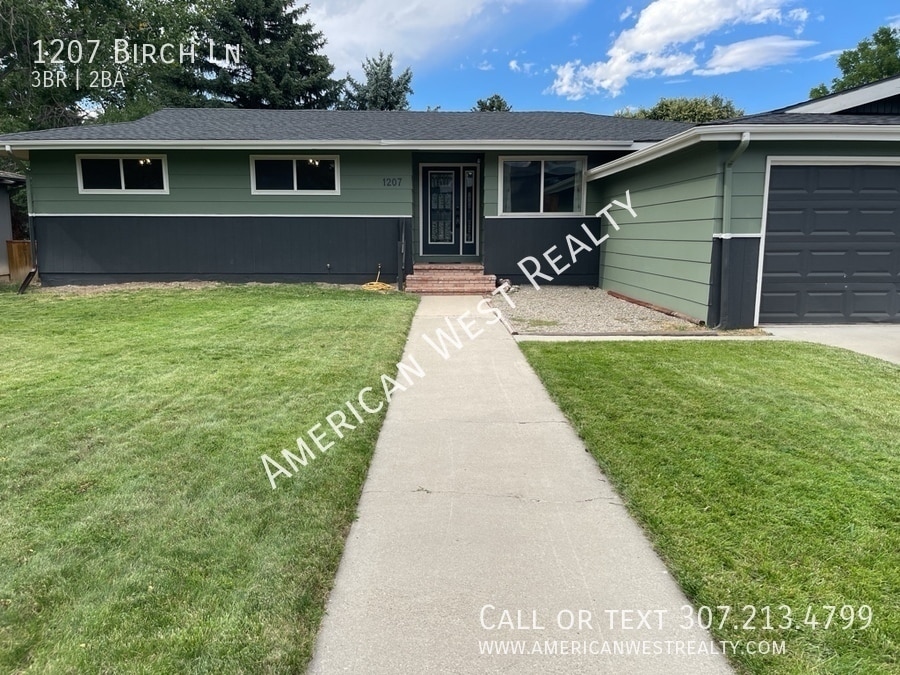 Primary Photo - 3bed/2bath/2car with basement