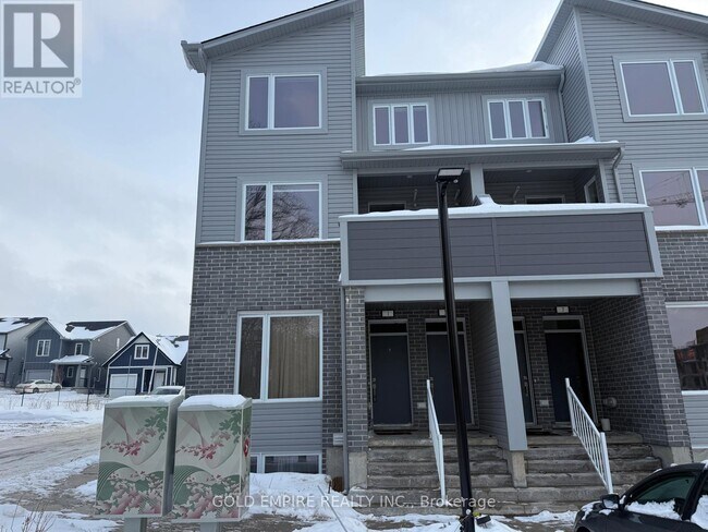 Photo du bâtiment - 990 Deveron Crescent