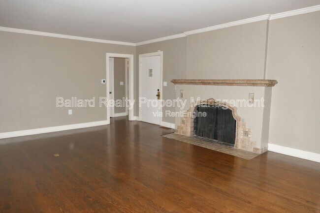 Foto del edificio - 3246 Conkling Pl W
