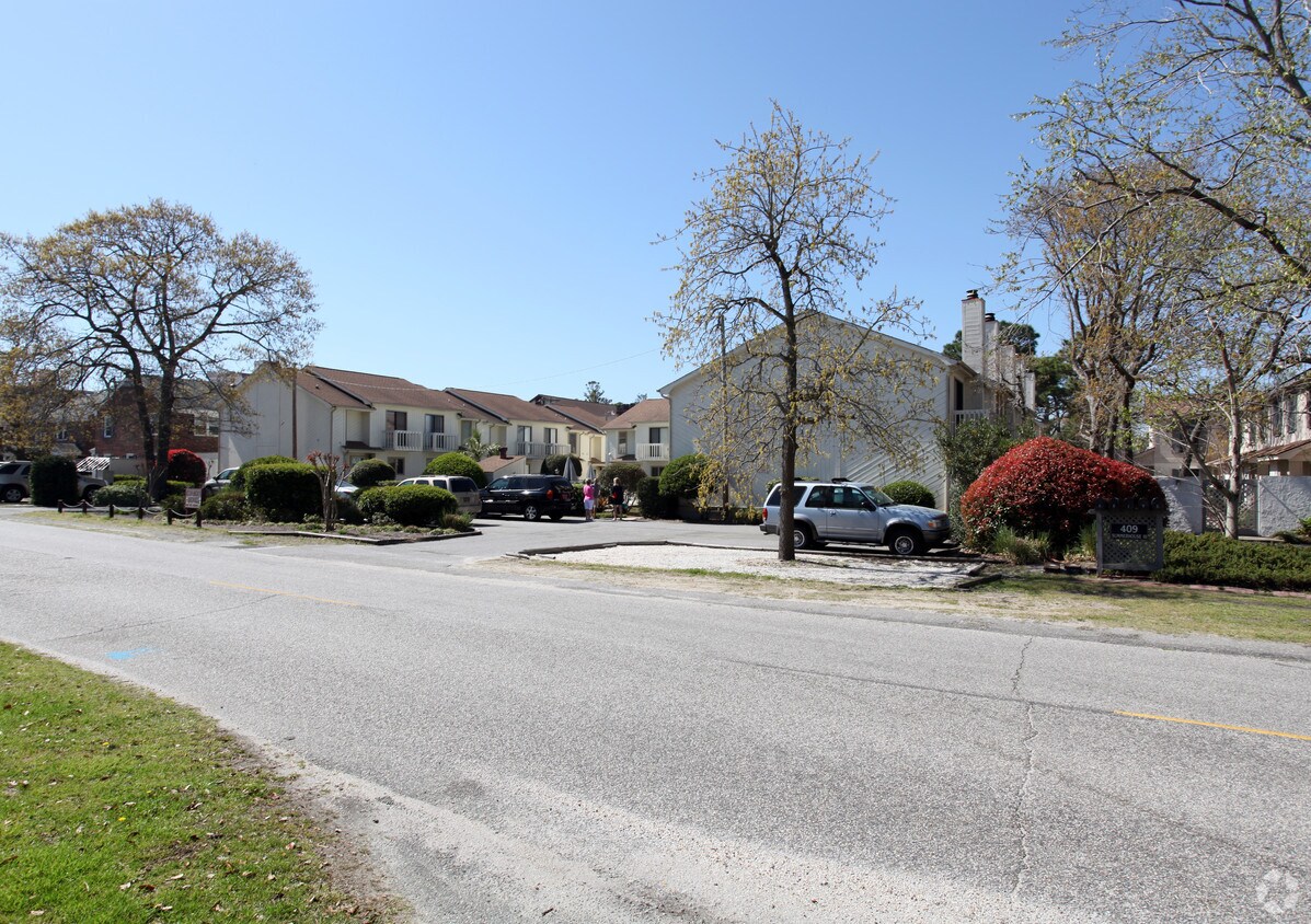 Primary Photo - 405 77th Ave N