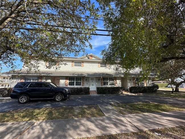 Building Photo - 1445 Grant St