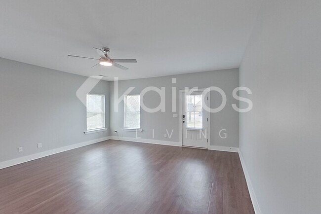 Foto del edificio - 295 Elm Way