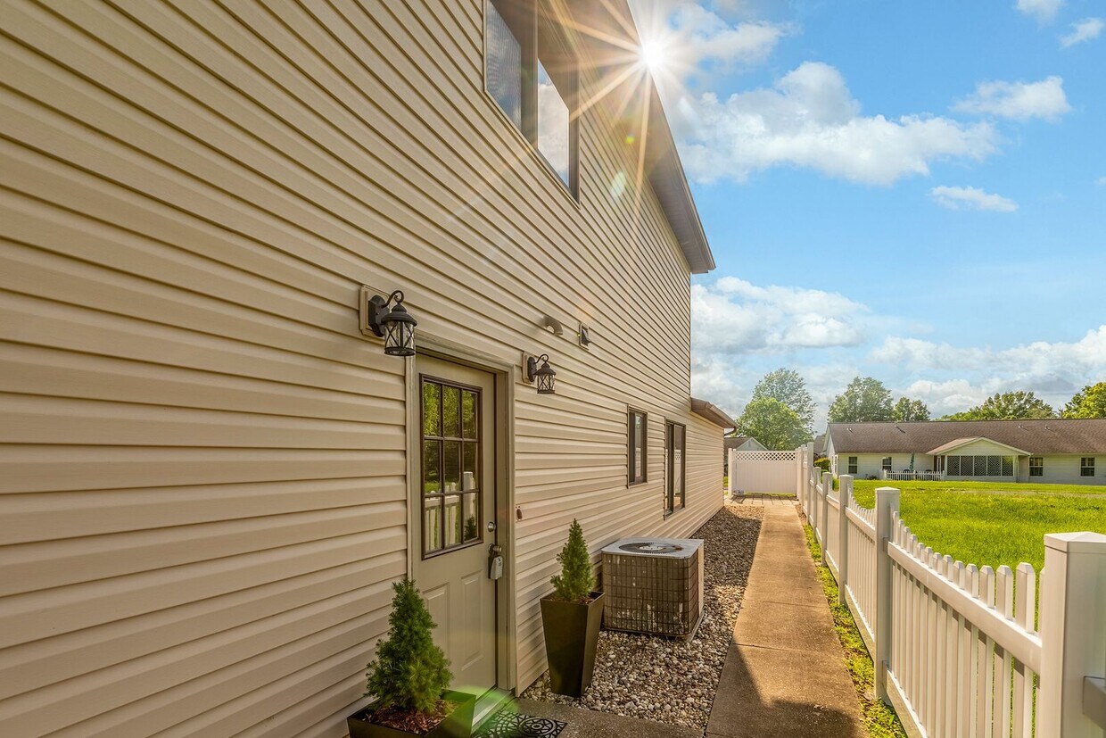 Foto principal - Newly Renovated and Ready to Move in.
