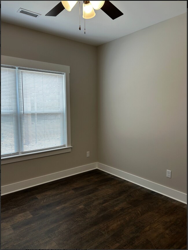 Foto del edificio - BRAND NEW Charming 2 Bed, 2 Bath, 1 Car Garage Townhome!