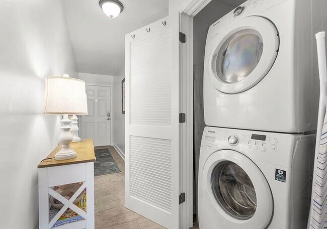 Foto del edificio - 485 Gulf Shore Dr