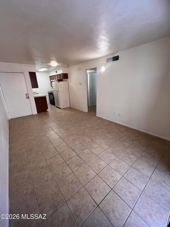 Foto del edificio - 1810 E Blacklidge Dr