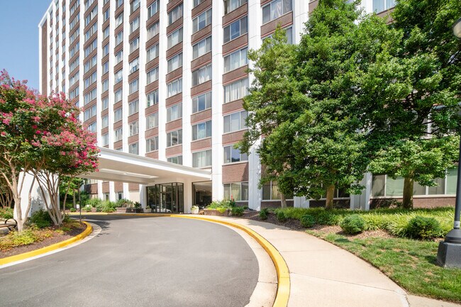 Foto del edificio - 11801 Rockville Pike