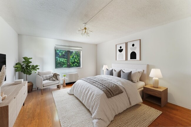 Building Photo - 1150 River Rd