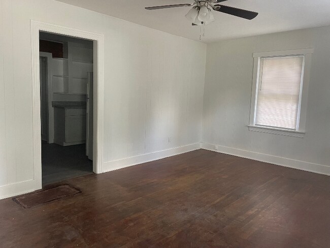 Foto del edificio - 1712 Hillview Dr