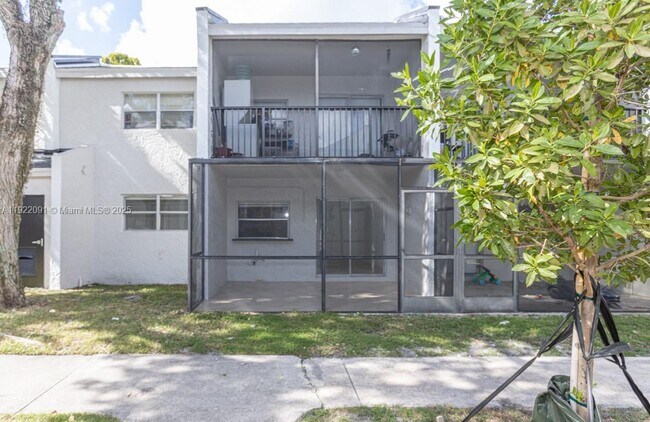 Foto del edificio - 4415 Treehouse Ln