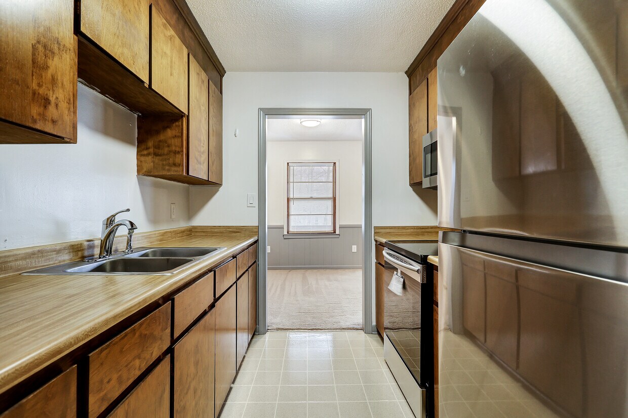 Primary Photo - 507 W McElhaney Rd