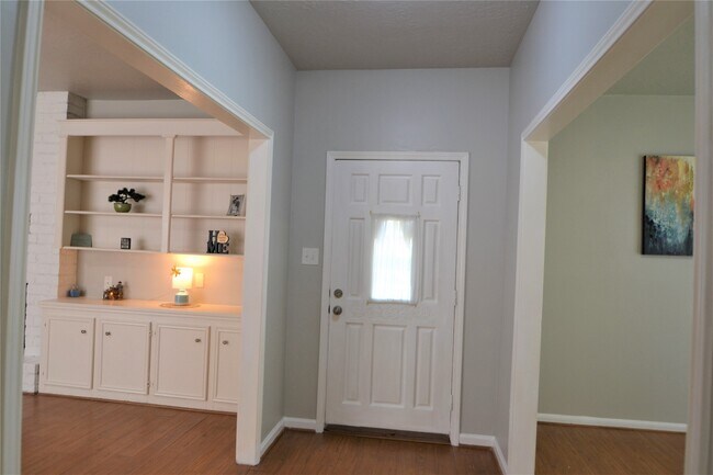 Foto del edificio - 15927 Tumbling Rapids Dr