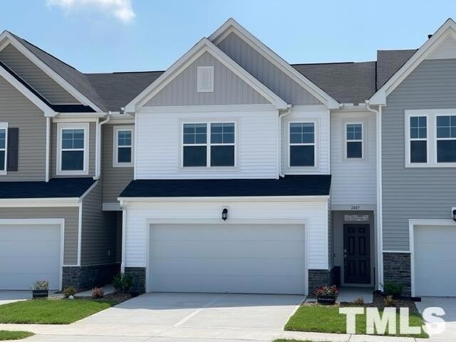 Foto principal - 2407 Chert Ln