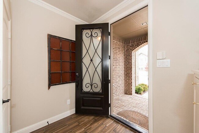 Building Photo - 1412 Grapevine Ridge