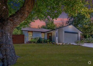 Building Photo - 10429 Firethorn Ln