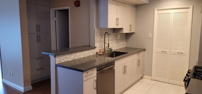 Building Photo - 14607 Erwin St