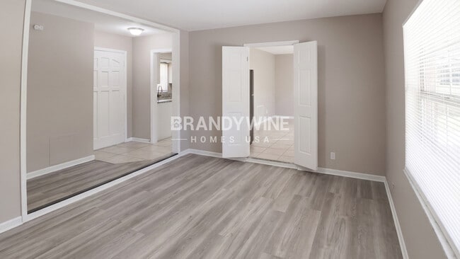 Building Photo - 1024 Hallwood Loop