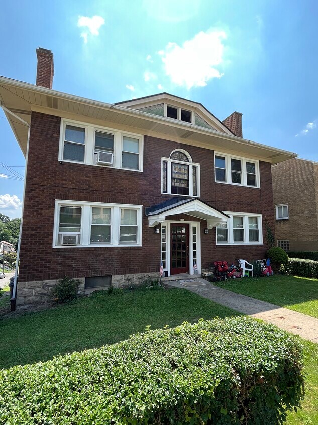 Primary Photo - 201 Princeton Ave