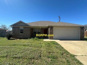 Building Photo - 13 Jacob Cove