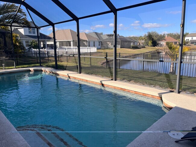 Piscina en lanai - 12426 23rd St E