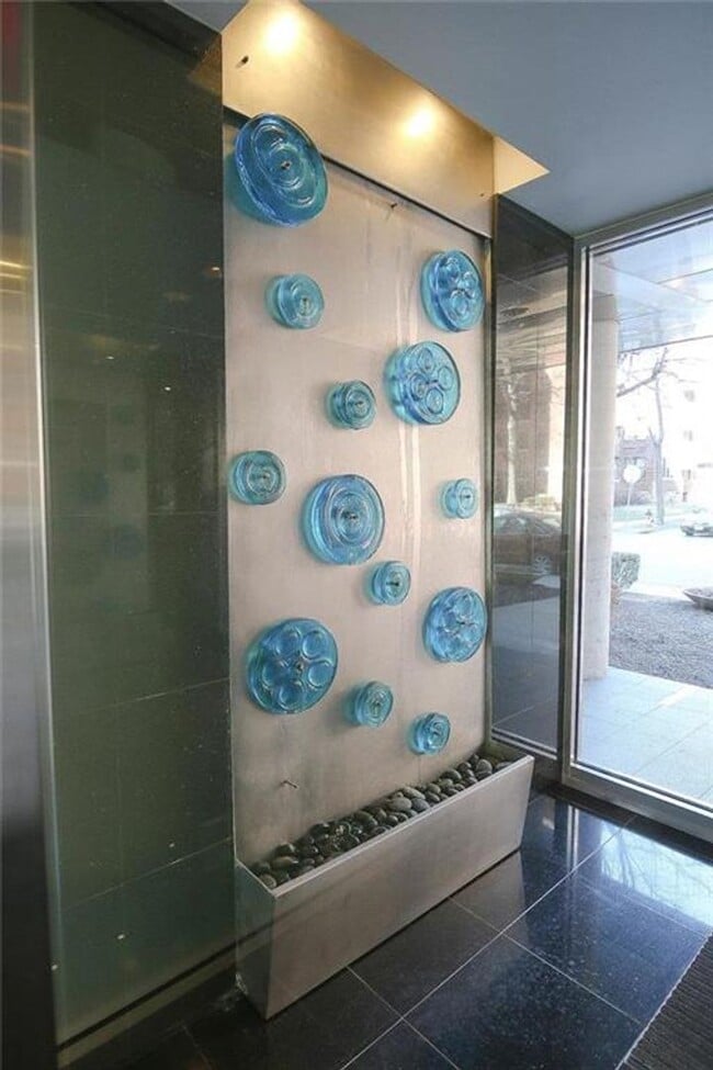 Foto del edificio - {803 #604} Churchill Condo Located on the ...