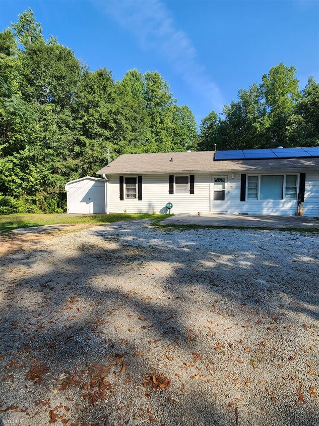 Primary Photo - 3 br, 1 bath House - 389 Collins Road Home