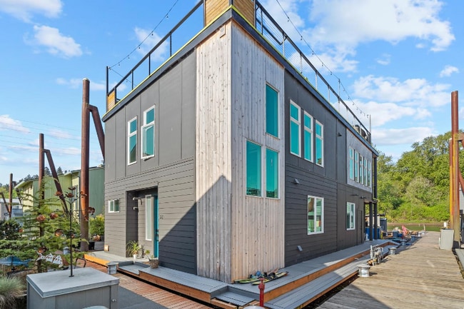 Building Photo - 7720 S Macadam Ave